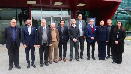 Conselheiros da FEI visitam projetos e laboratórios da instituição