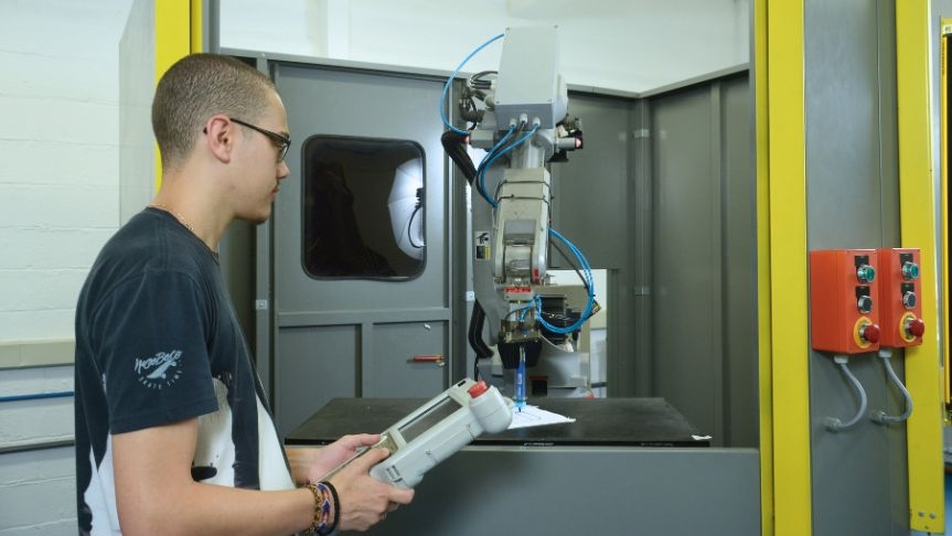 Engenharia de Automação e Controle na FEI: tecnologia para criar soluções inteligentes